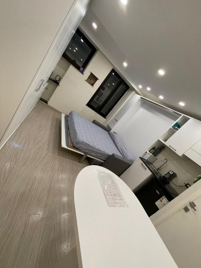 Finestra Speciale Su Palazzo Rosso. Monolocale Apartment *