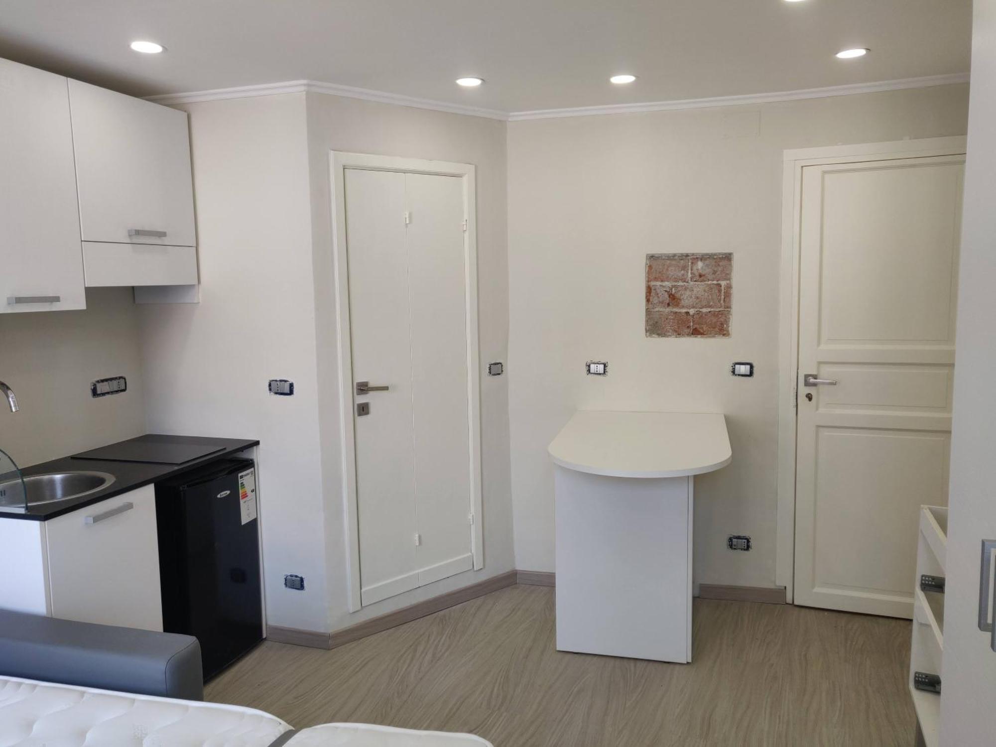 Finestra Speciale Su Palazzo Rosso. Monolocale Apartment